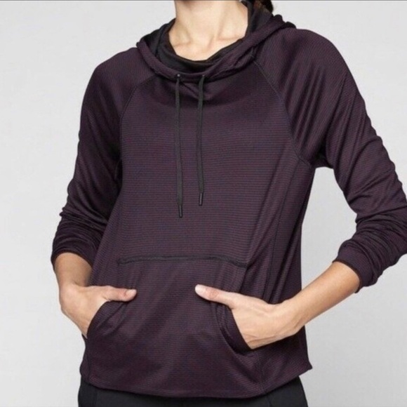 Athleta Sweaters - Athleta long sleeve hoodie